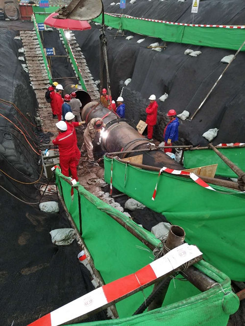 三聯磁電管道消磁-東北石油換管作業區-管道消磁完成，管口焊接